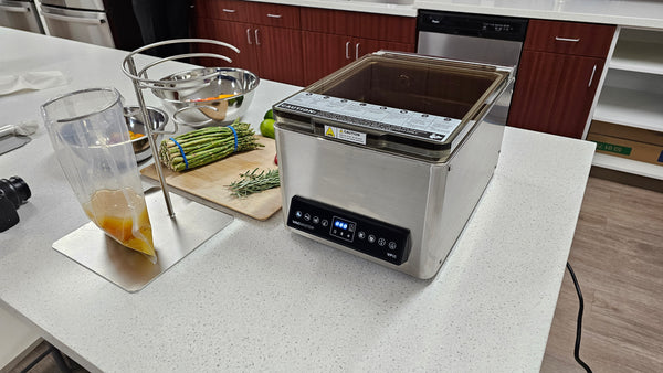 VACMASTER VP95 CHAMBER VACUUM SEALER W/ RAPID MARINADE FEATURE